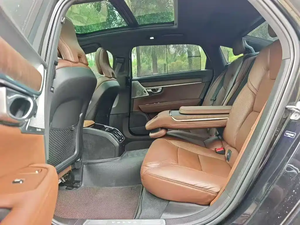 Volvo S90 — миниатюра 6
