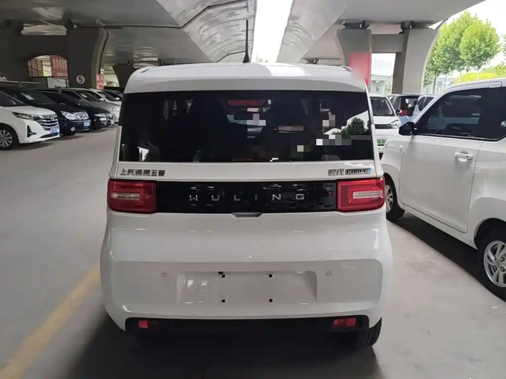Wuling MINIEV — миниатюра 6
