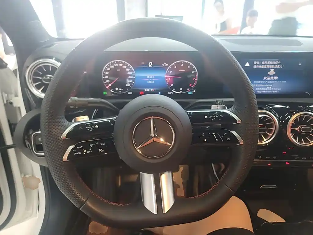 Mercedes-Benz A-Class — миниатюра 11