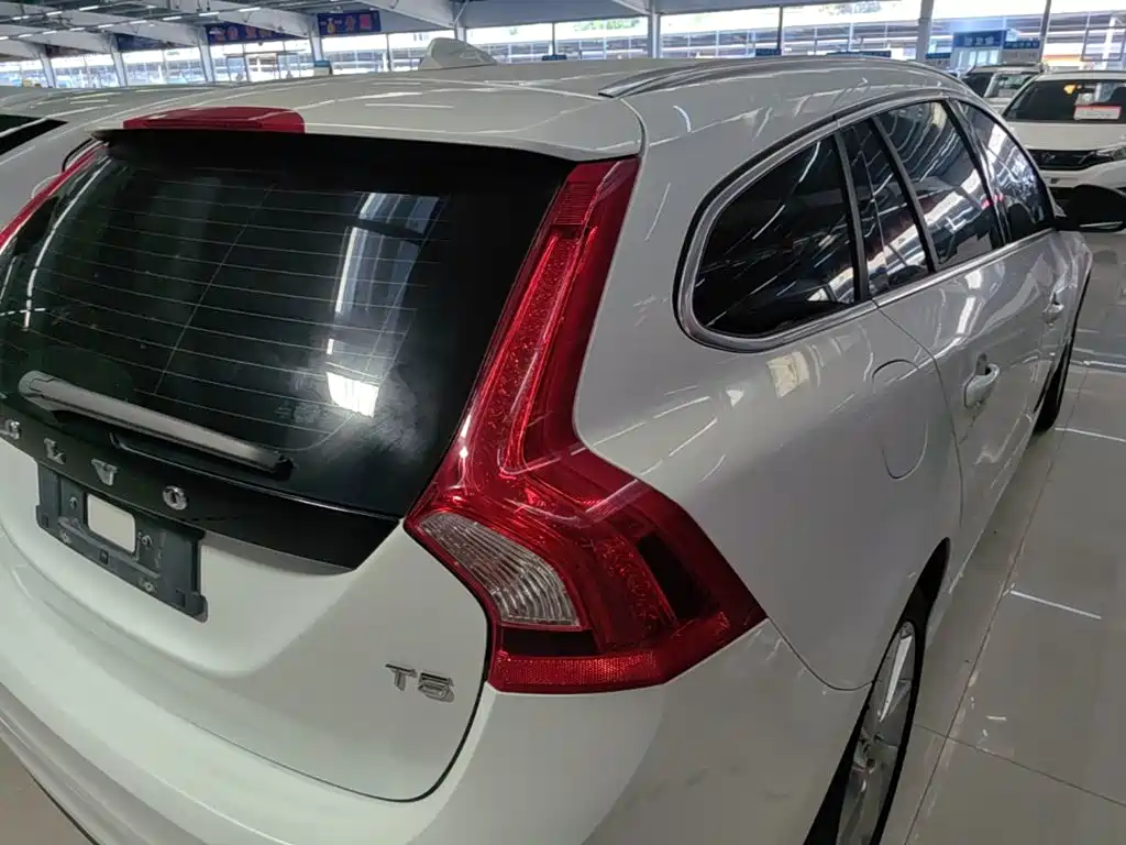 Volvo V60 — миниатюра 8