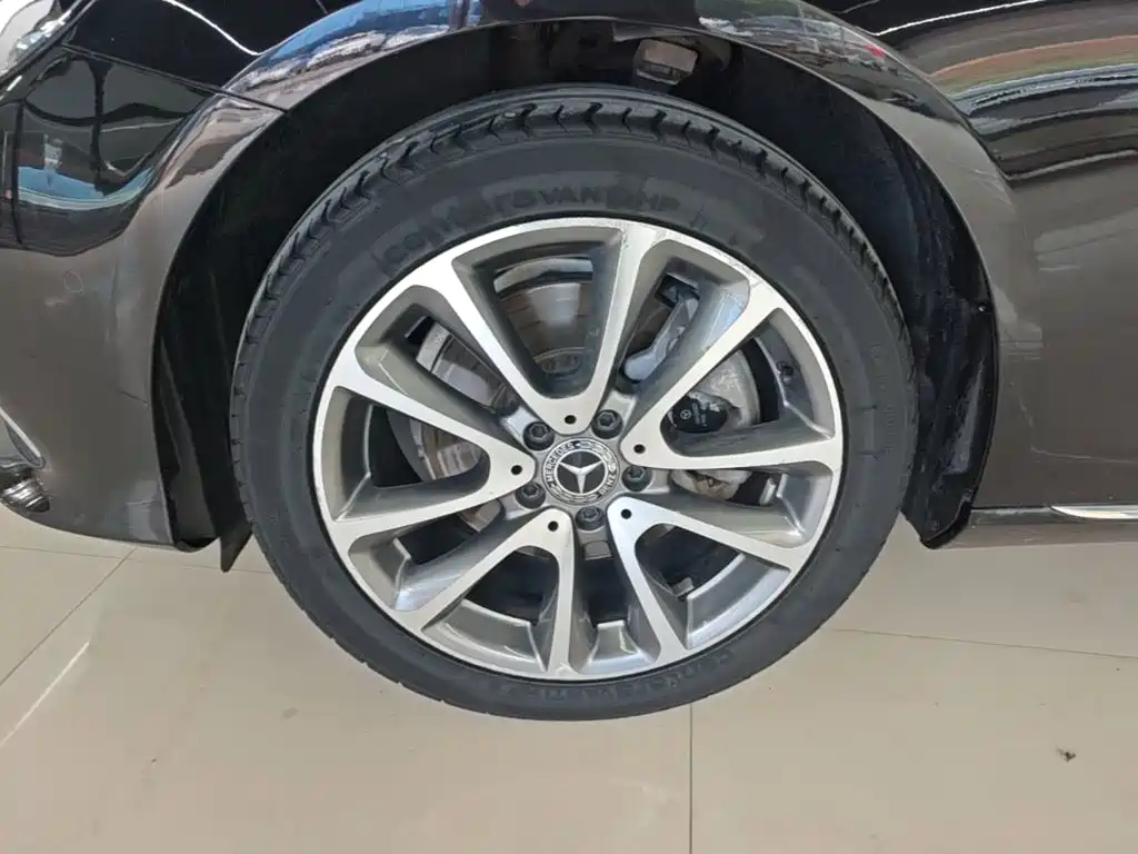 Mercedes-Benz E-Class — миниатюра 23