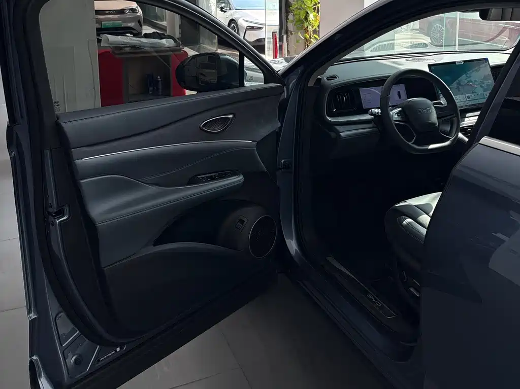 BYD SEA LION 07 DM I