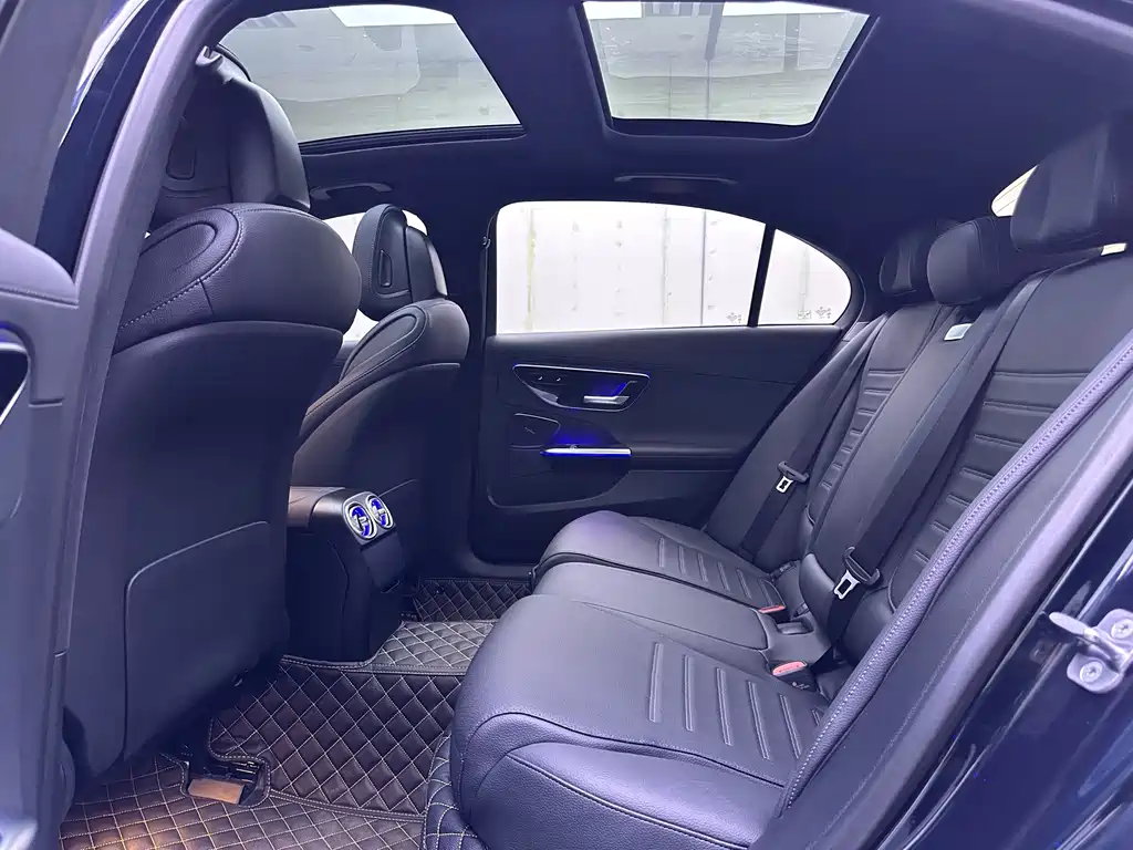 Mercedes-Benz C-Class — миниатюра 8