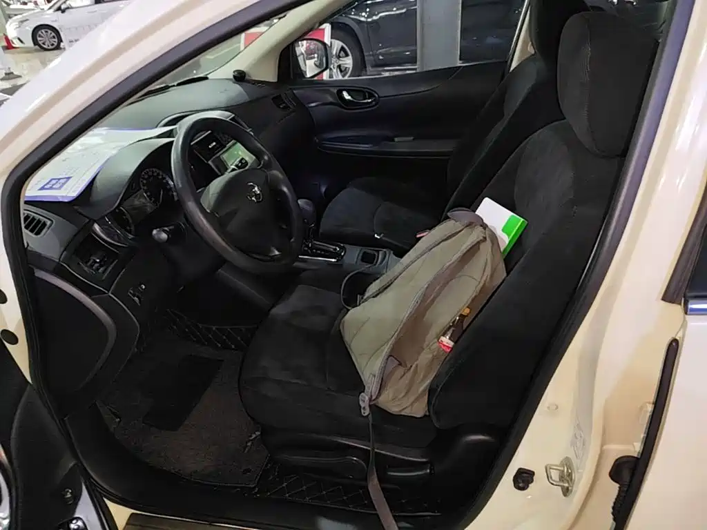 Nissan Tiida — миниатюра 15