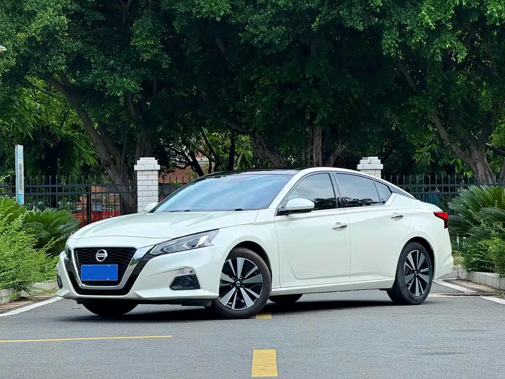 Купить Nissan Teana