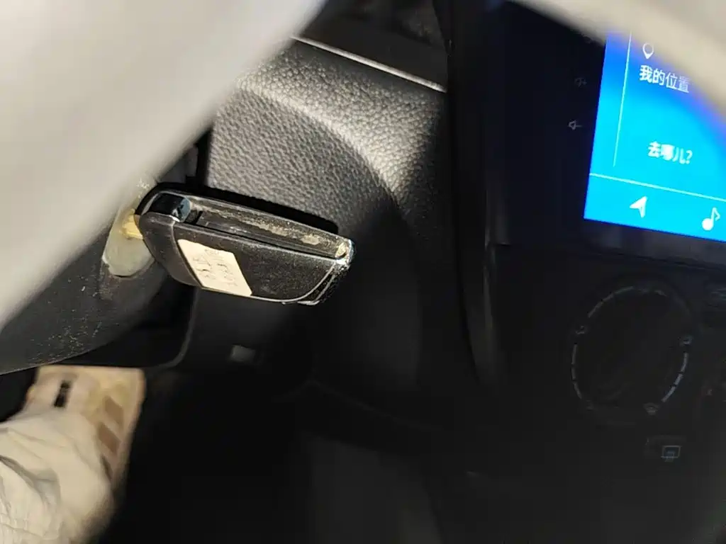 Nissan Tiida — миниатюра 9
