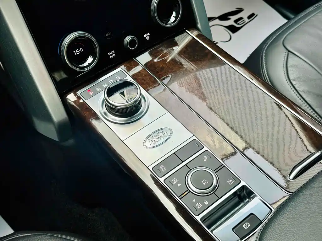 Land Rover Range Rover — миниатюра 9