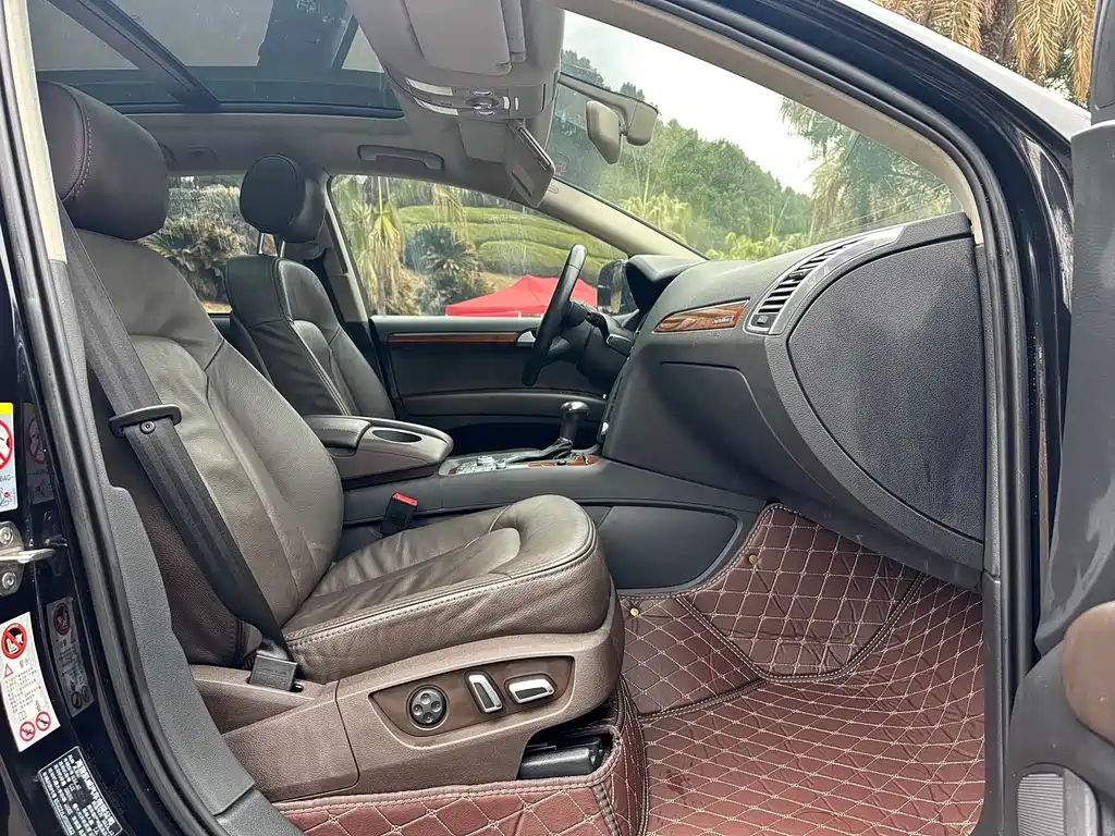 Audi Q7 — миниатюра 5