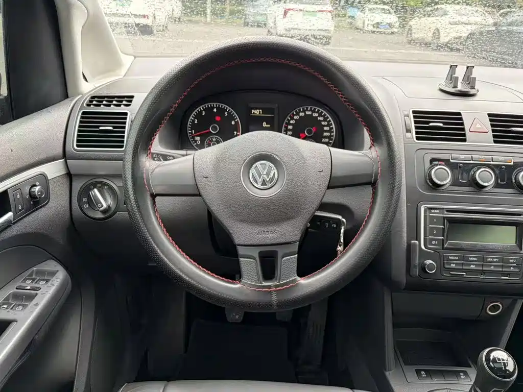 Volkswagen Touran — миниатюра 12