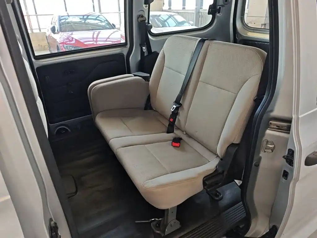 Wuling Hongguang V — миниатюра 17