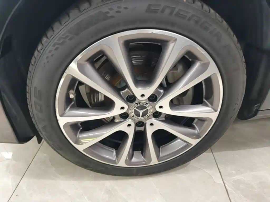 Mercedes-Benz E-Class — миниатюра 23