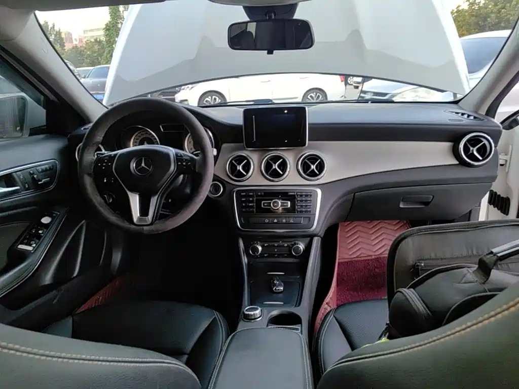 Mercedes-Benz GLA — миниатюра 10