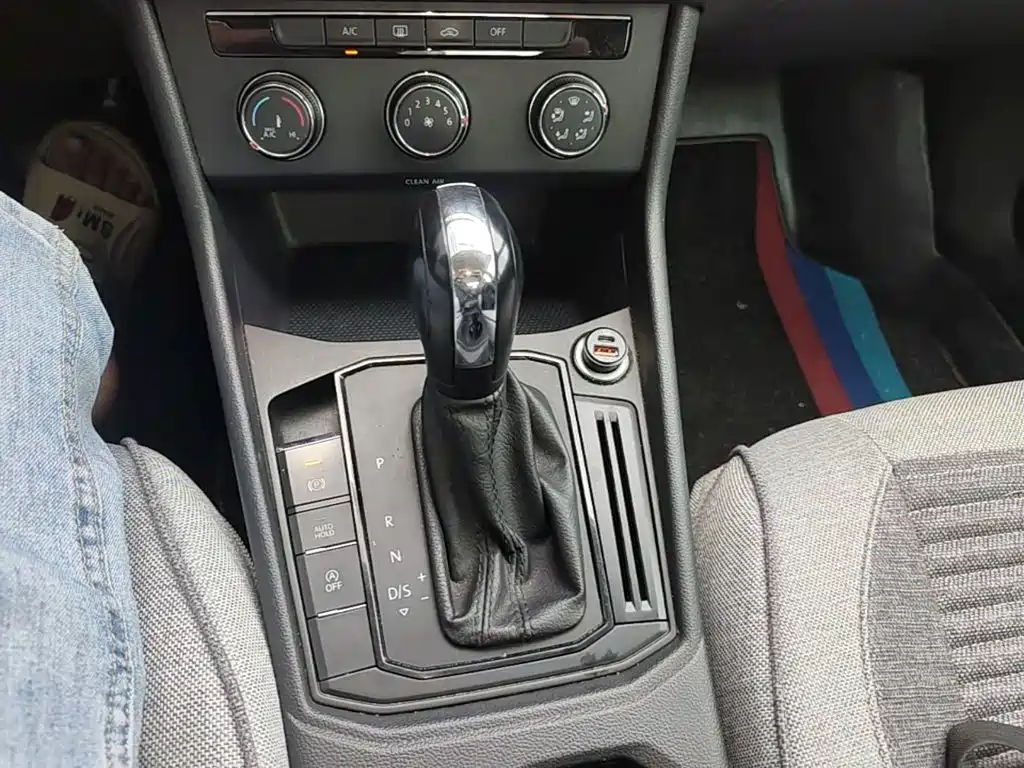 Volkswagen Lavida — миниатюра 14