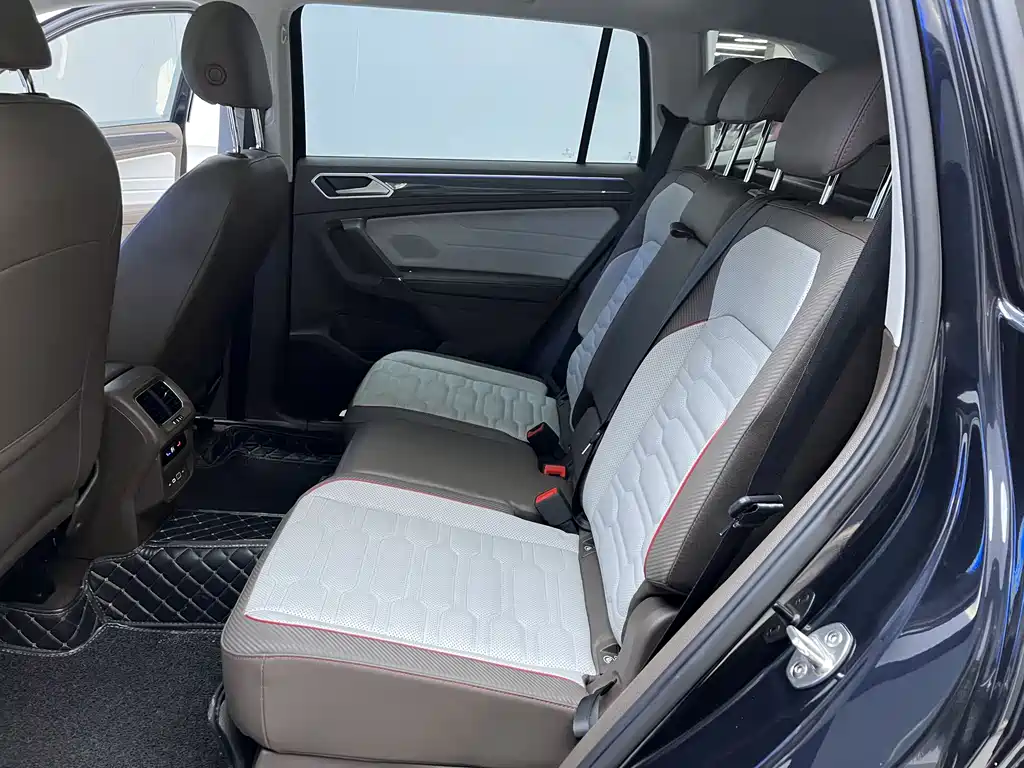 VOLKSWAGEN TIGUAN L NEW ENERGY