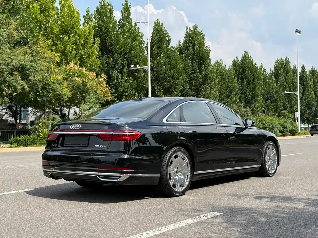 Audi A8 — миниатюра 6