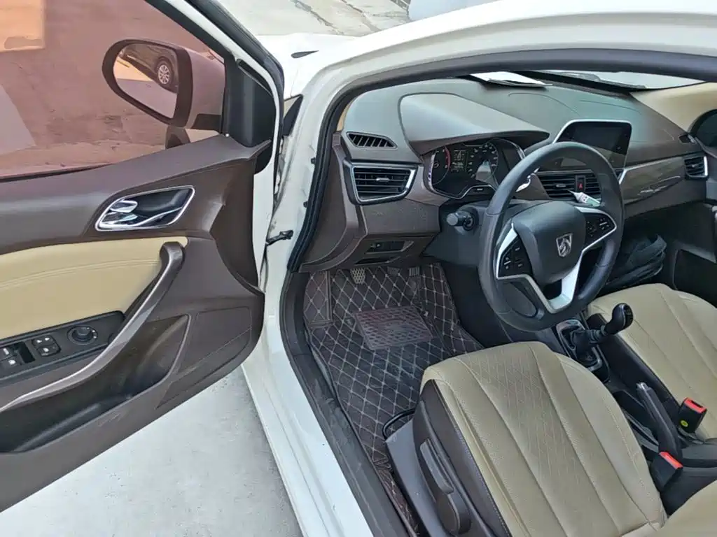Baojun 310W — миниатюра 16