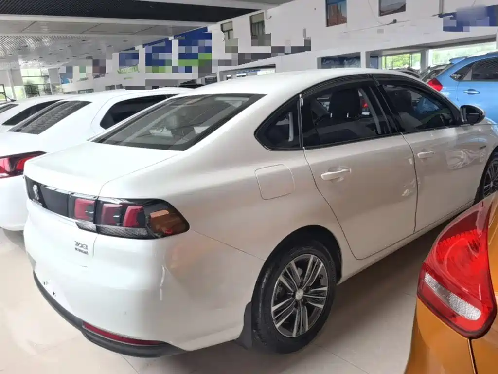 Peugeot 308 — миниатюра 7