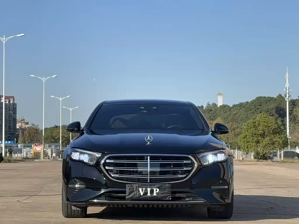 Mercedes-Benz E-Class — миниатюра 2