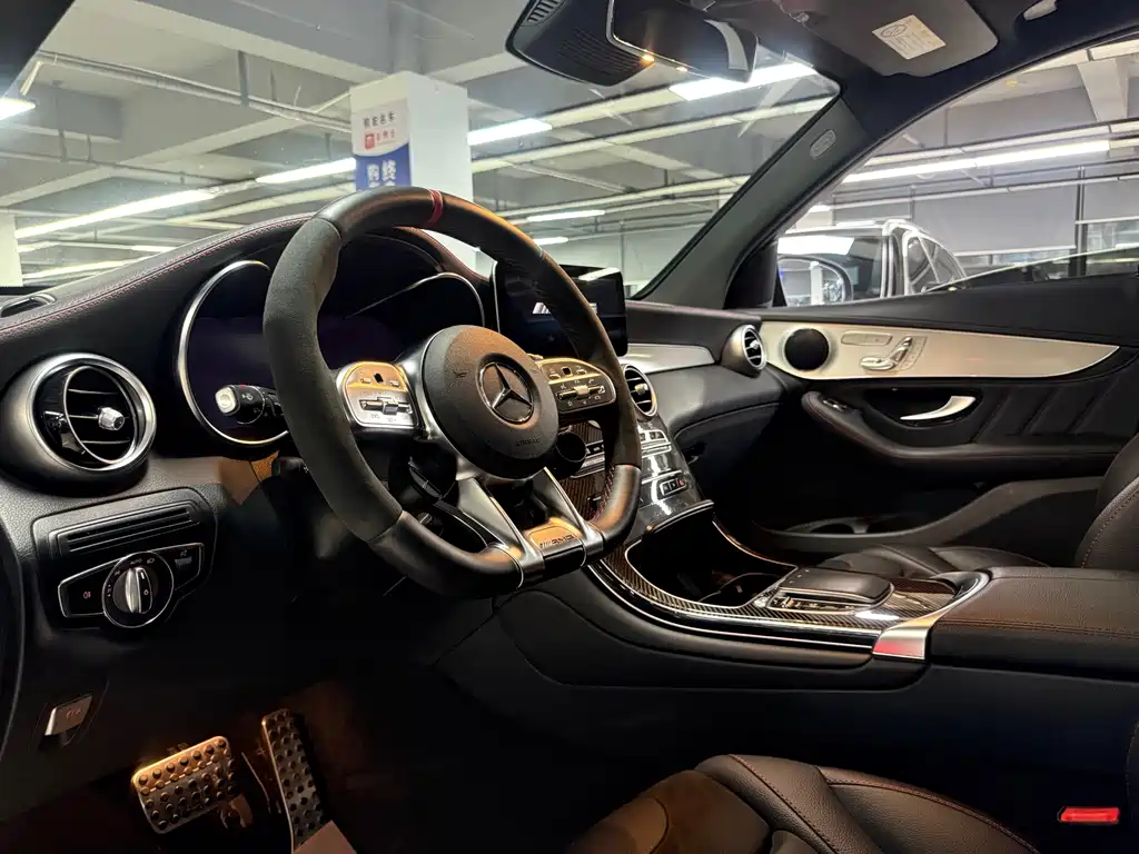 MERCEDES-BENZ GLC AMG