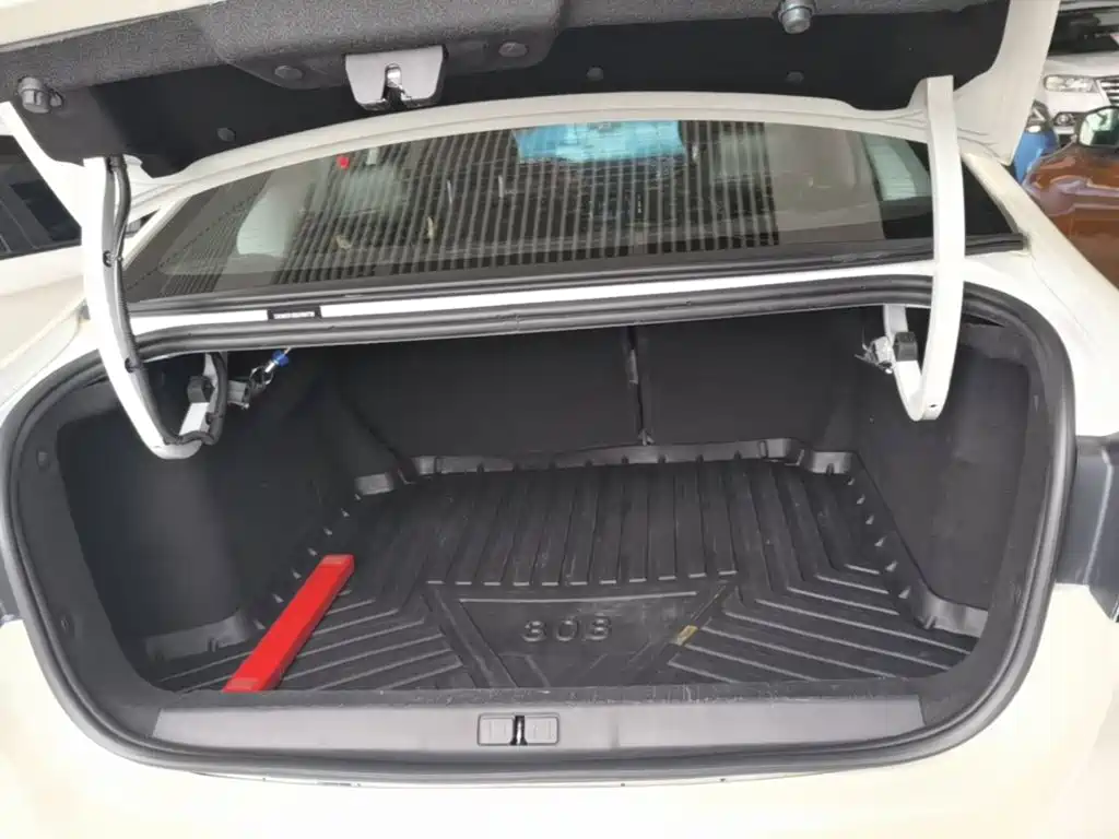 Peugeot 308 — миниатюра 19