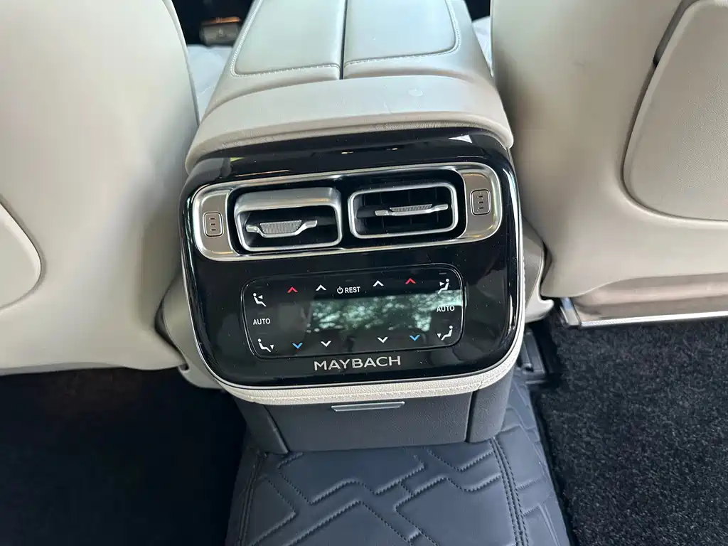 Mercedes-Benz S-Class — миниатюра 13