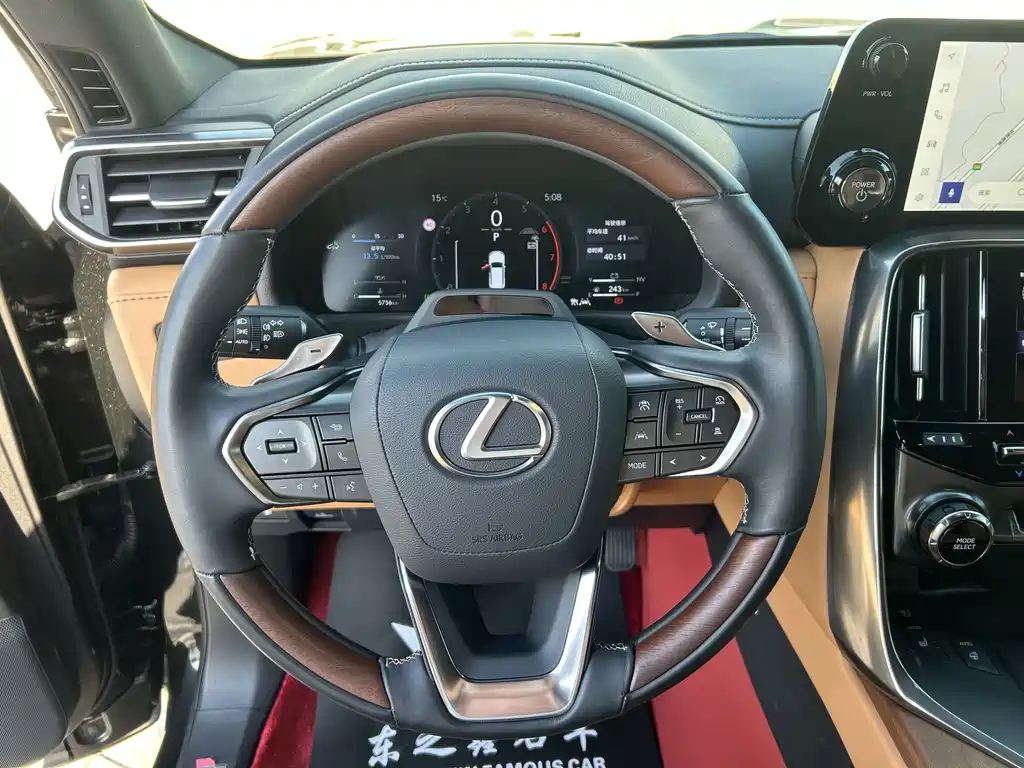 LEXUS LX