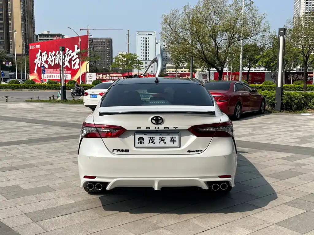 TOYOTA CAMRY