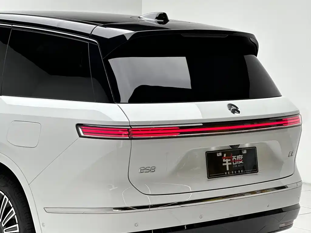 NIO ES8 — миниатюра 12