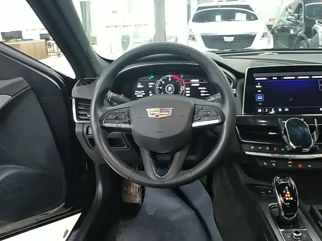 Cadillac CT5 — миниатюра 11