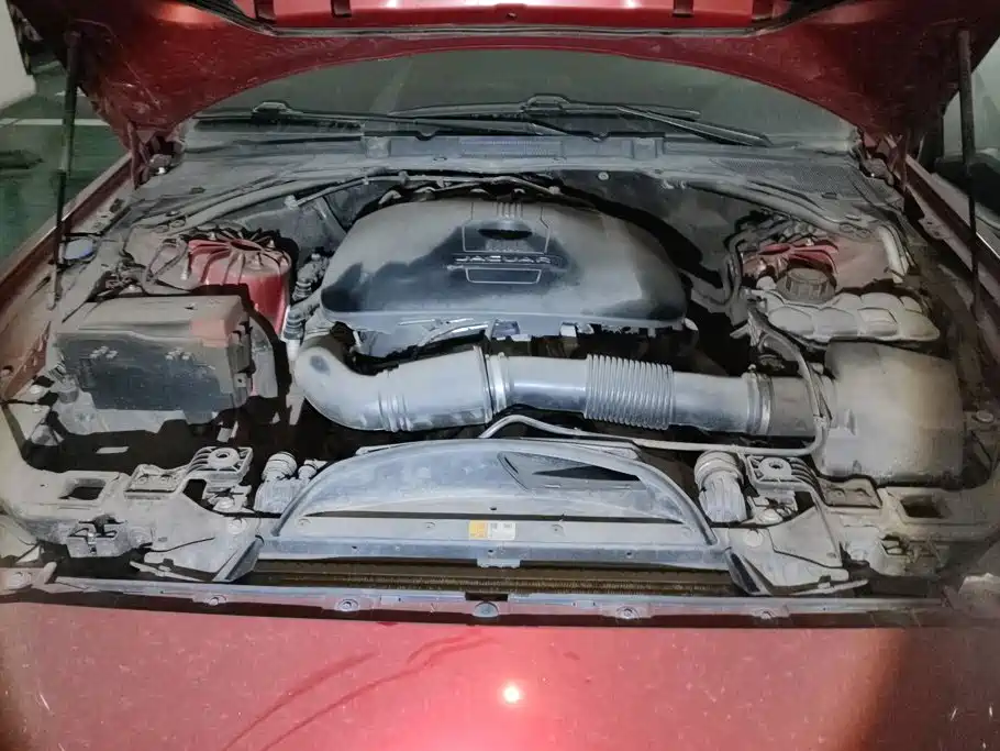 Jaguar XE — миниатюра 10