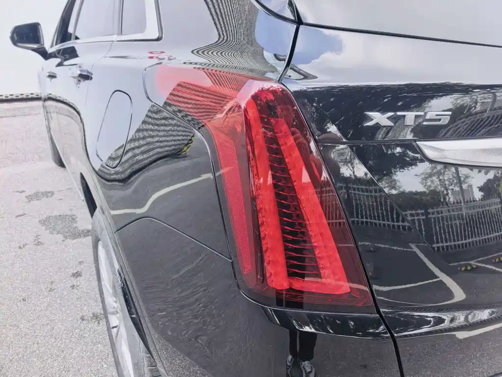 Cadillac XT5 — миниатюра 8