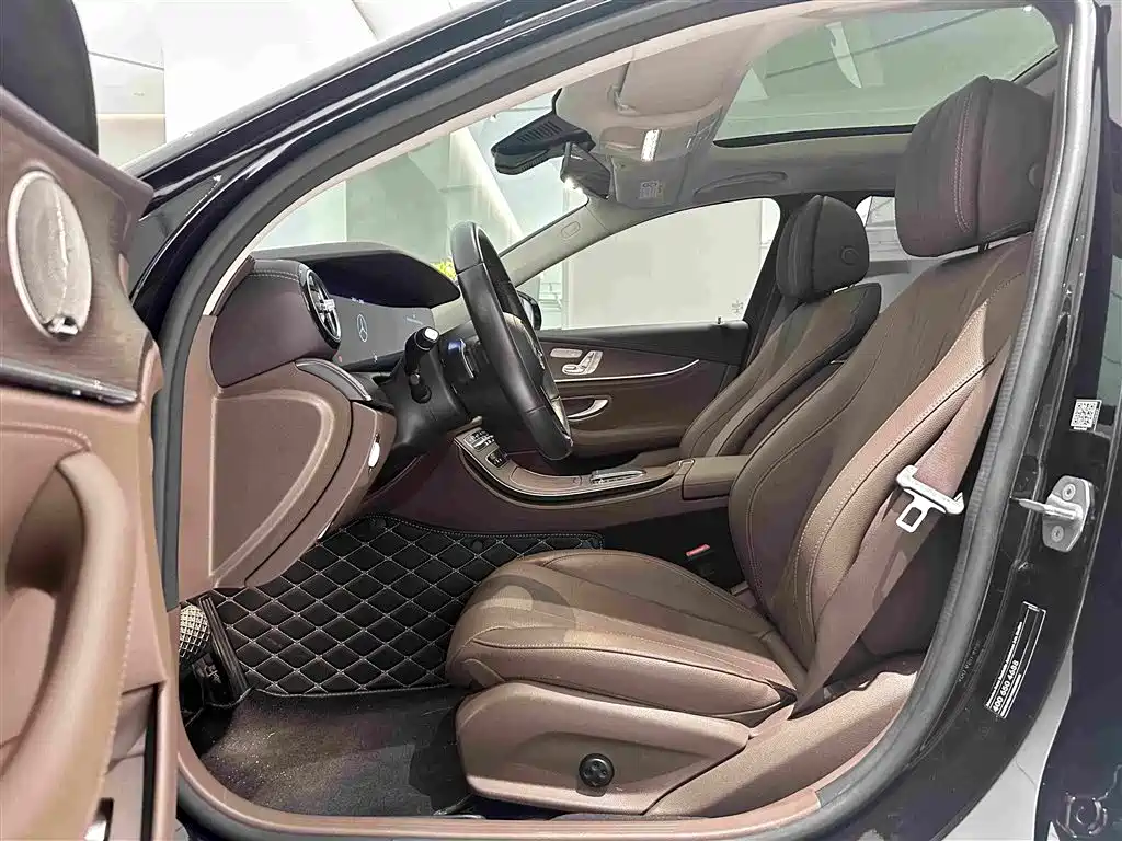 Mercedes-Benz E-Class — миниатюра 4