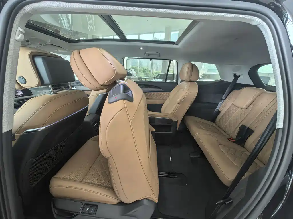 Audi Q6 — миниатюра 8