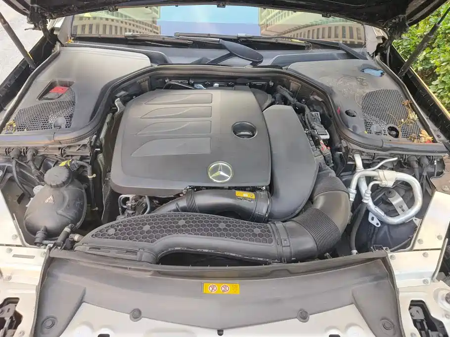 Mercedes-Benz E-Class — миниатюра 10