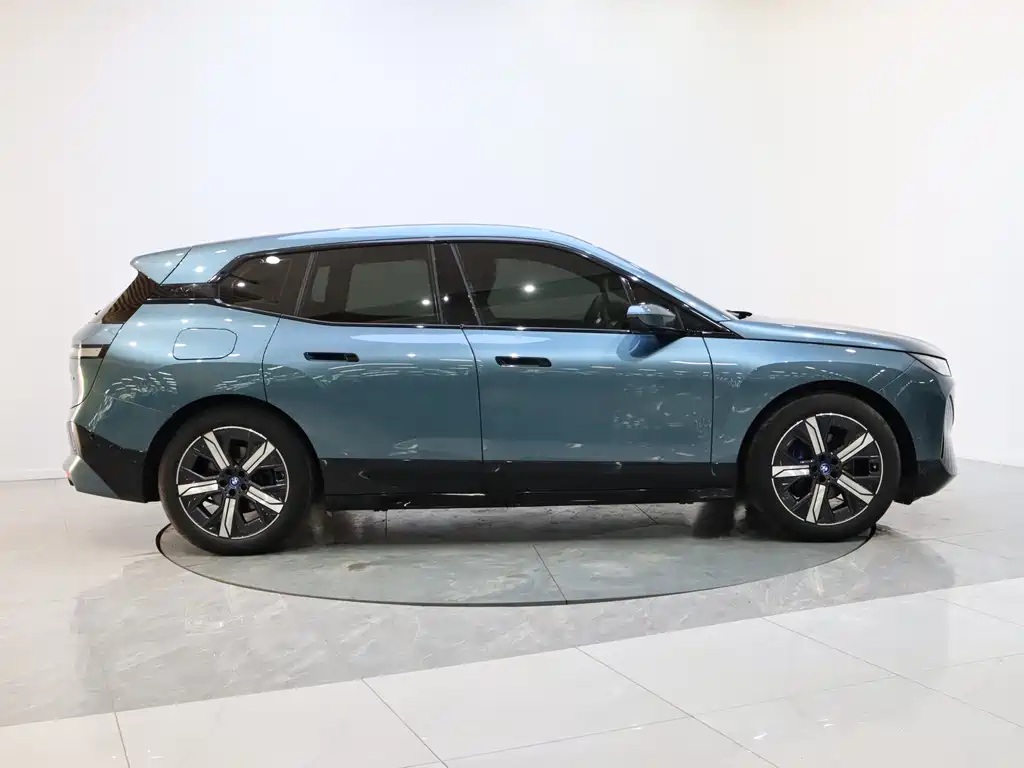 BMW iX 2023 xDrive40