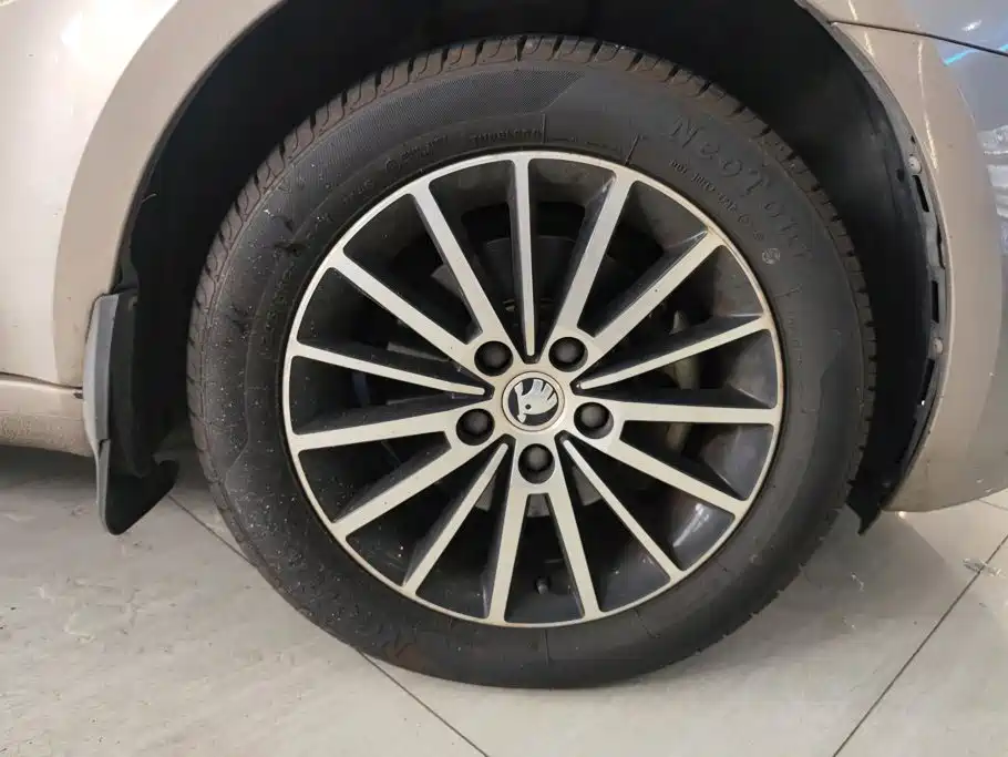 Skoda Octavia — миниатюра 6