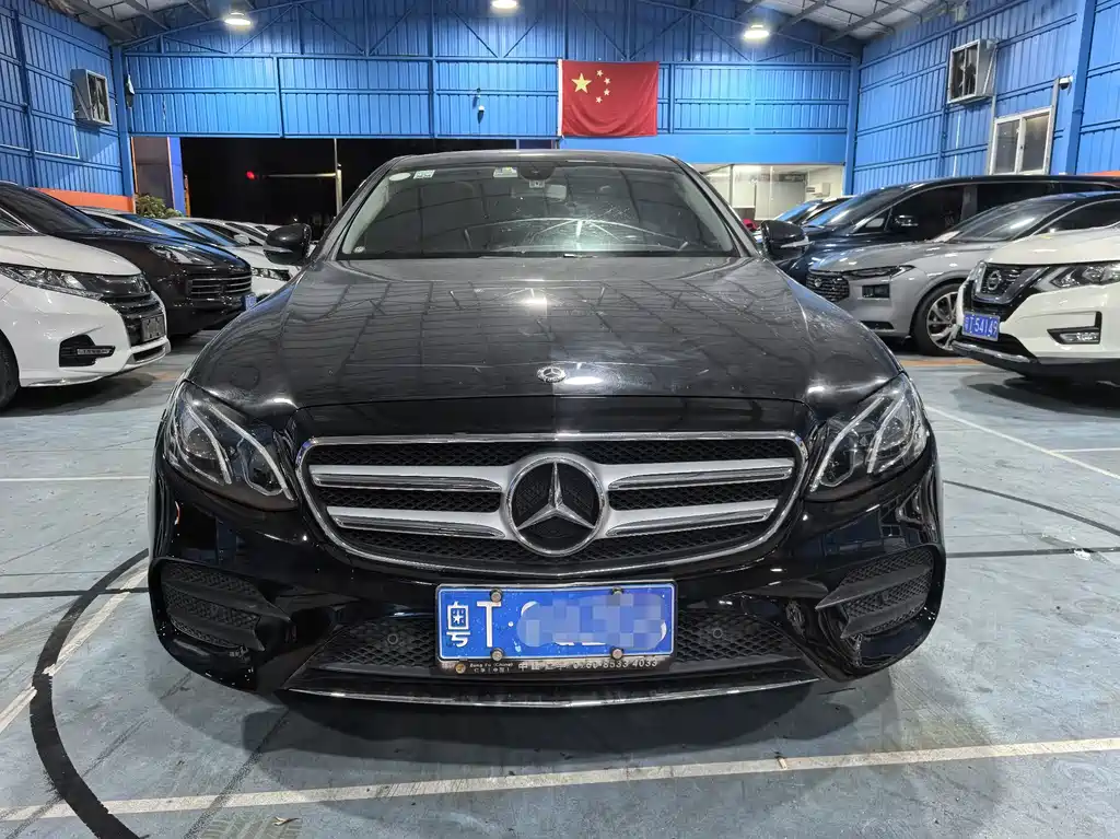 Mercedes-Benz E-Class — миниатюра 2