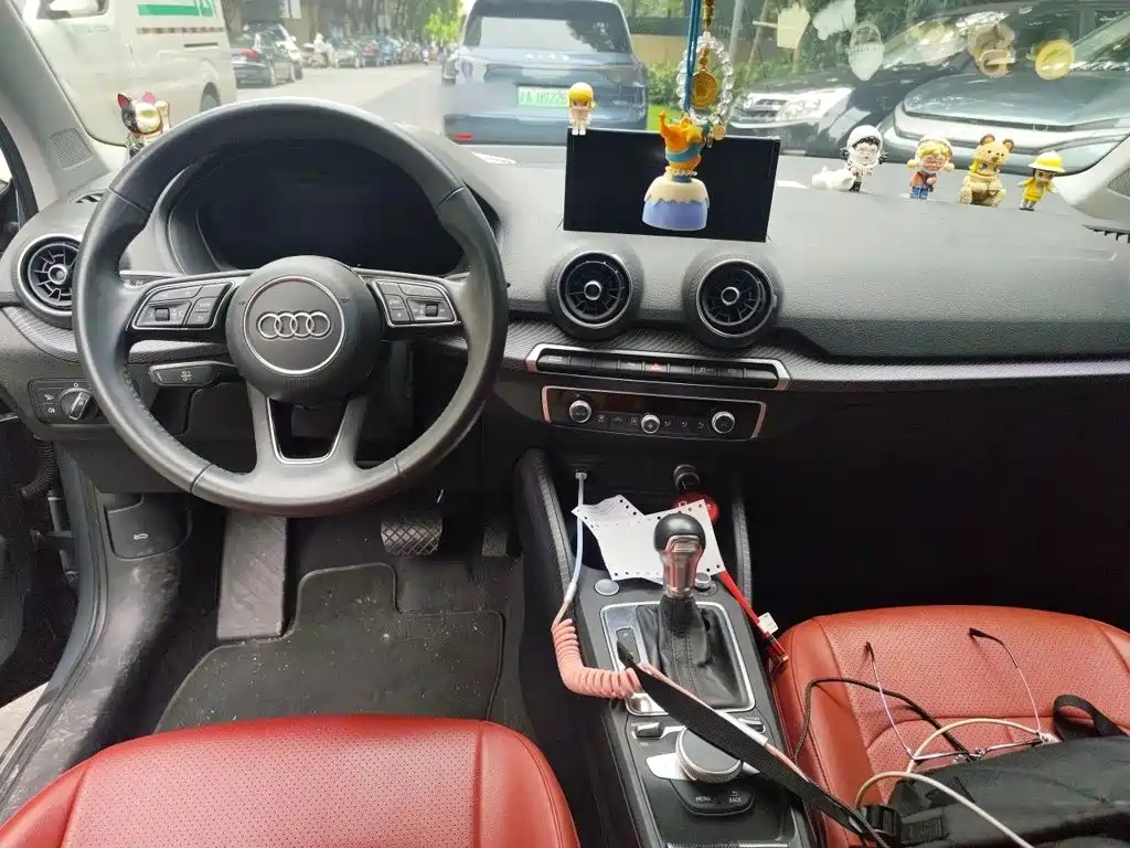 Audi Q2L e-tron — миниатюра 13