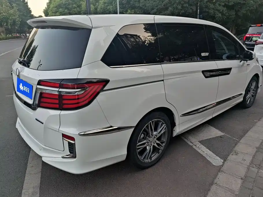 Honda Elysion — миниатюра 3
