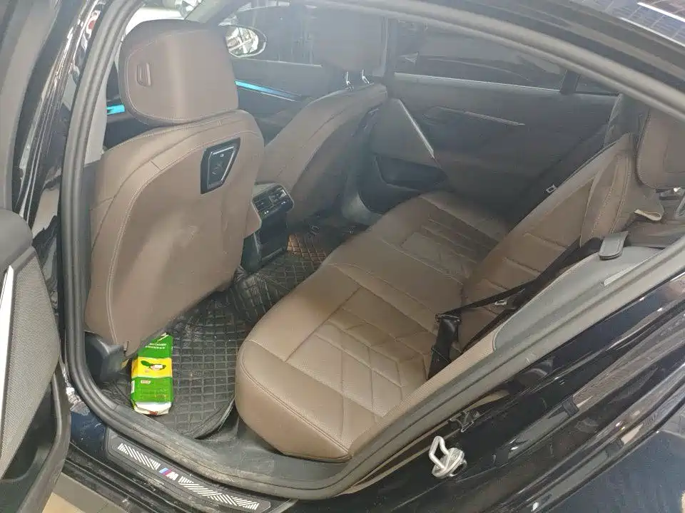 BMW 5 Series — миниатюра 5