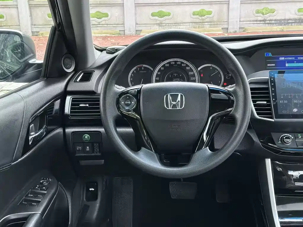 Honda Accord — миниатюра 10