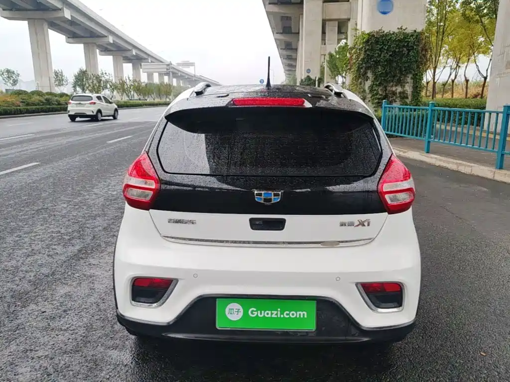 Geely Vision X1 — миниатюра 6
