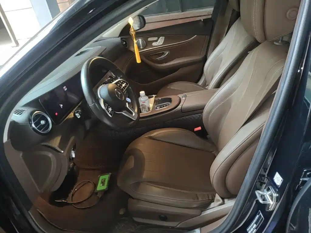 Mercedes-Benz E-Class — миниатюра 20