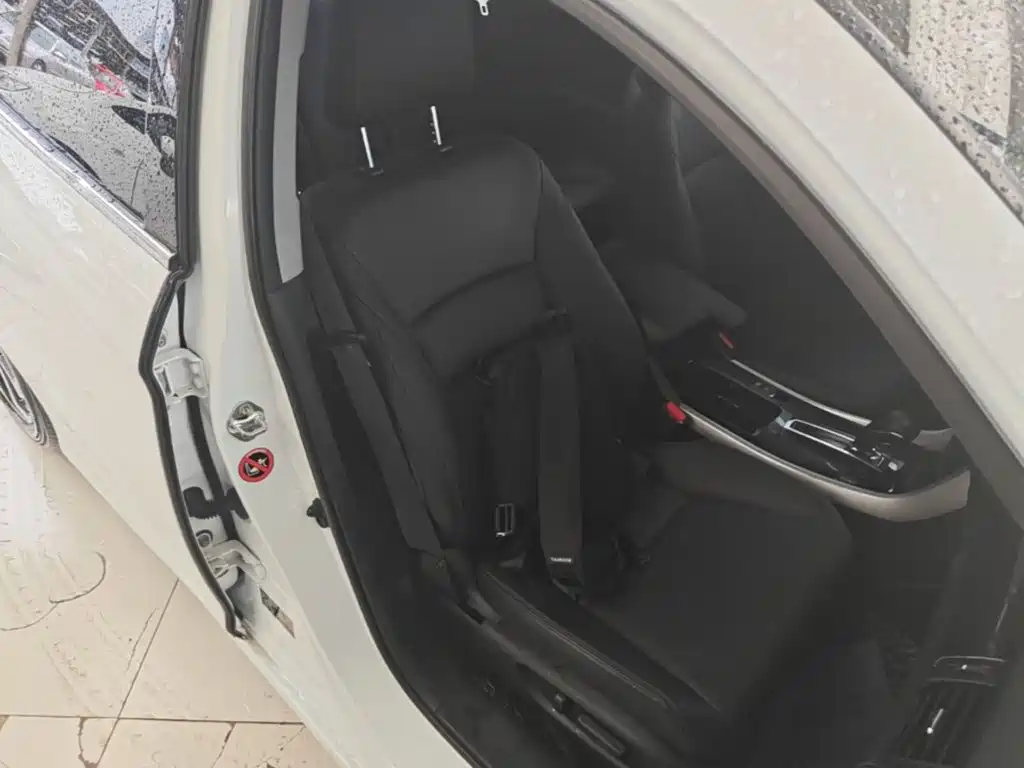 Honda Accord — миниатюра 20