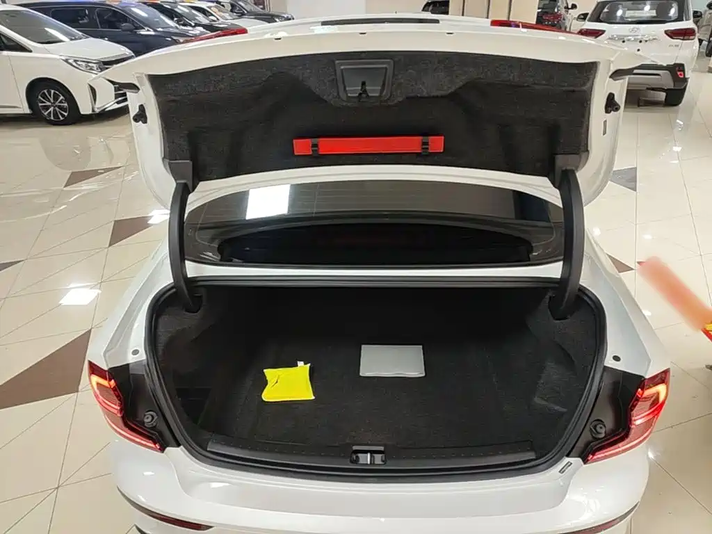 Volvo S60 — миниатюра 19