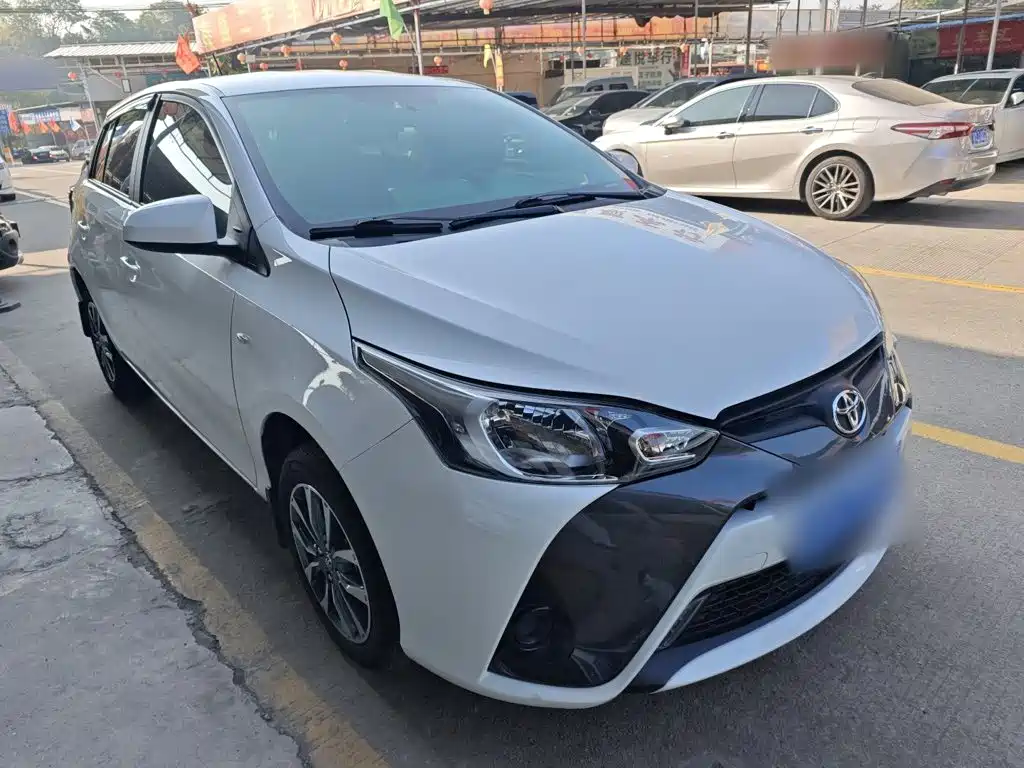 Toyota Yaris L — миниатюра 4