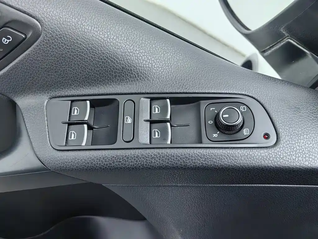 Volkswagen Tiguan — миниатюра 9
