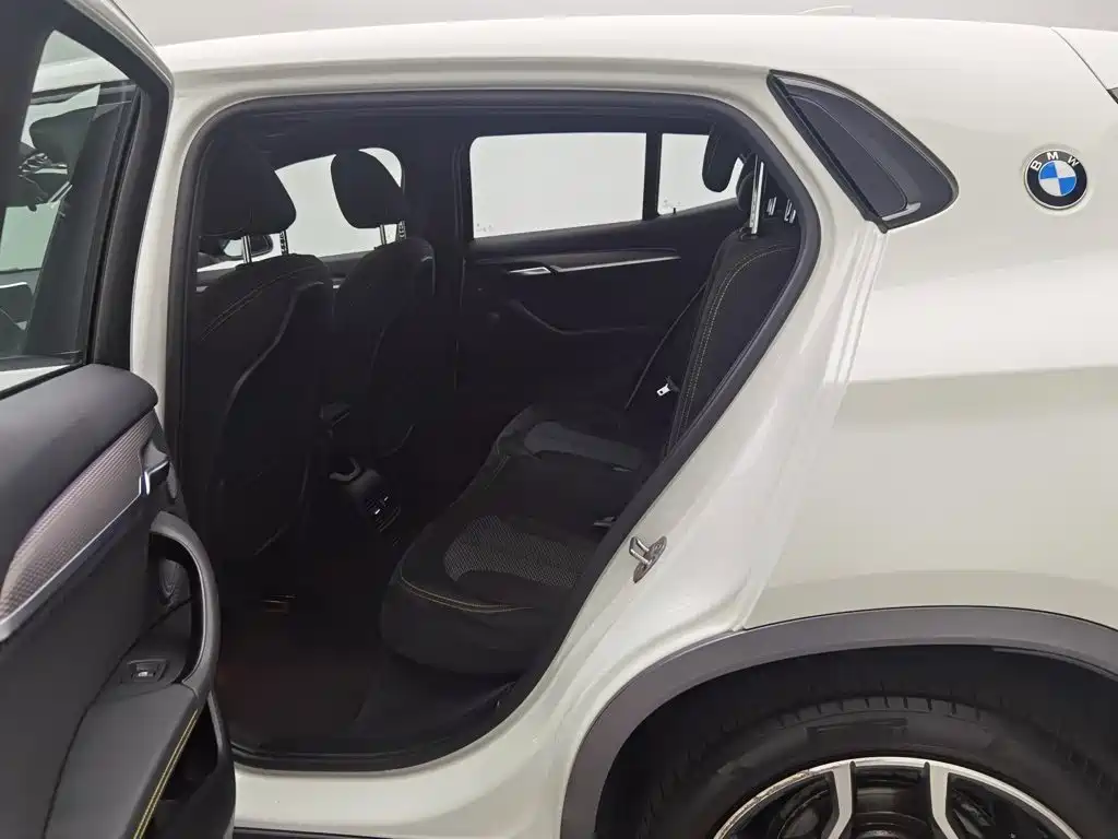 BMW X2 (Import) — миниатюра 15