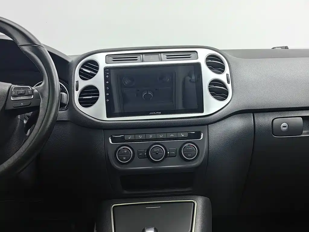Volkswagen Tiguan — миниатюра 12