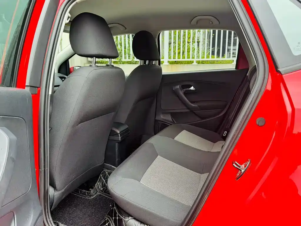Volkswagen Polo — миниатюра 6